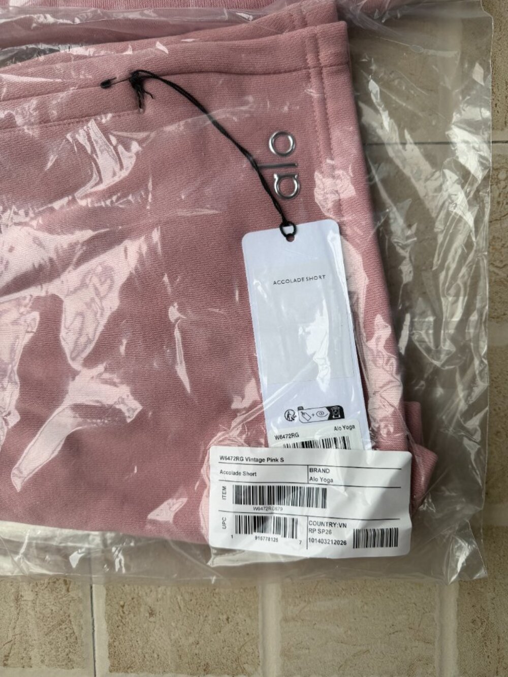 Auth ALO Yoga Set VTG Pink Accolade Crew Neck Pullover And Short - Picture 2 of 6
